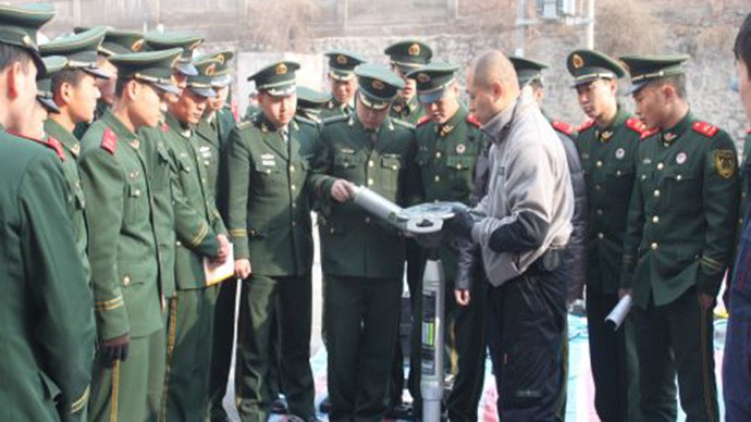 我公司技術(shù)人員在蘭州市消防特勤大隊為消防官兵現(xiàn)場顯示、培訓(xùn)我公司所供設(shè)備
